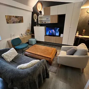 La Petite Place St Maurice Lille